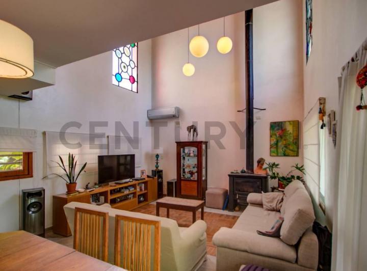 Casa · 168m² · 6 Ambientes · 1 Cochera