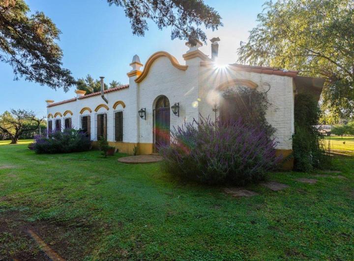 Casa · 219m² · 5 Ambientes · 1 Cochera
