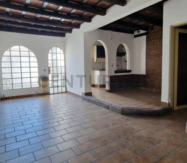 Casa · 109m² · 5 Ambientes · 1 Cochera