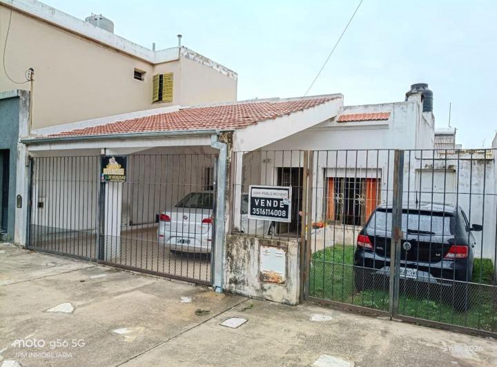 Casa · 95m² · 4 Ambientes · 2 Cocheras