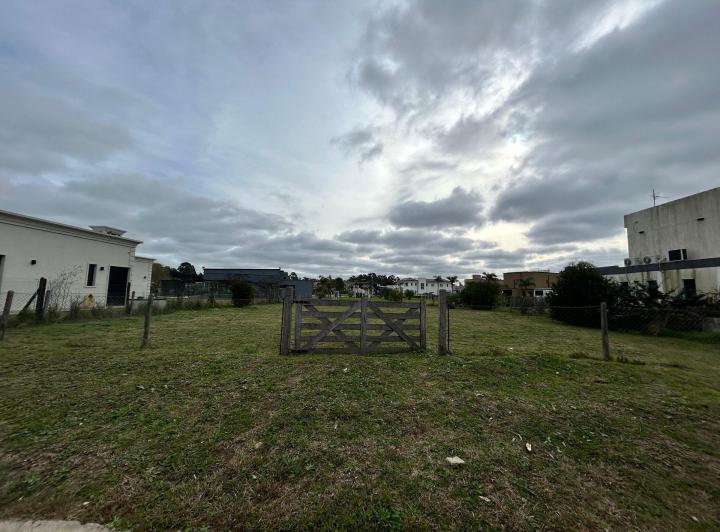Terreno · 683m²
