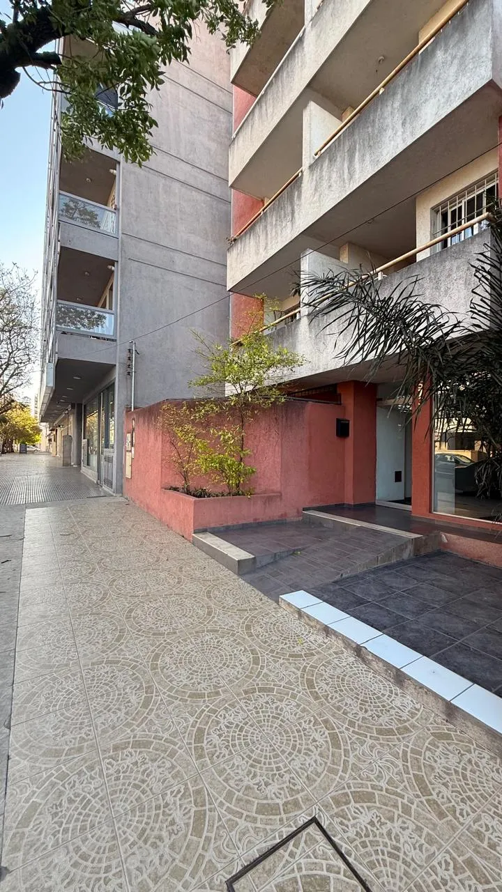 1 Dorm y 2 patios!!