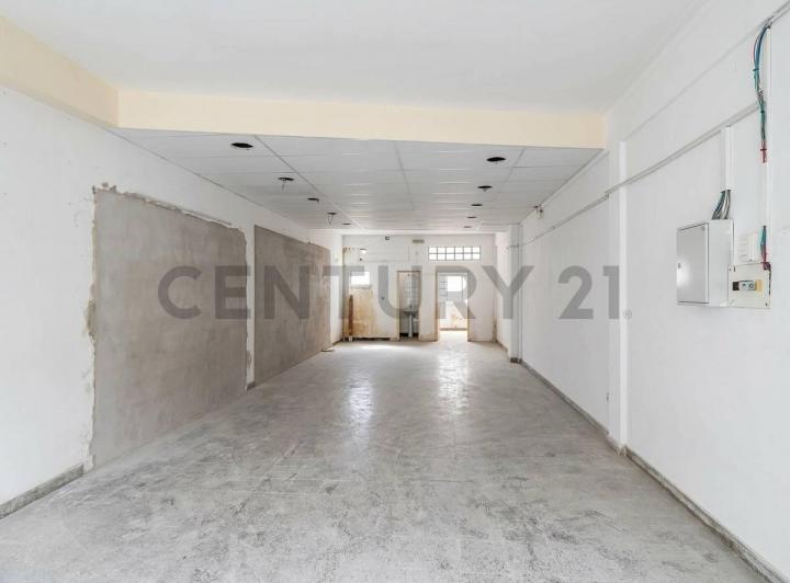 Local comercial · 180m²