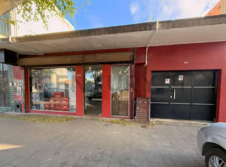 Local comercial · 200m²