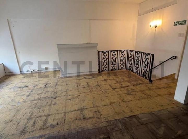 Local comercial · 105m²