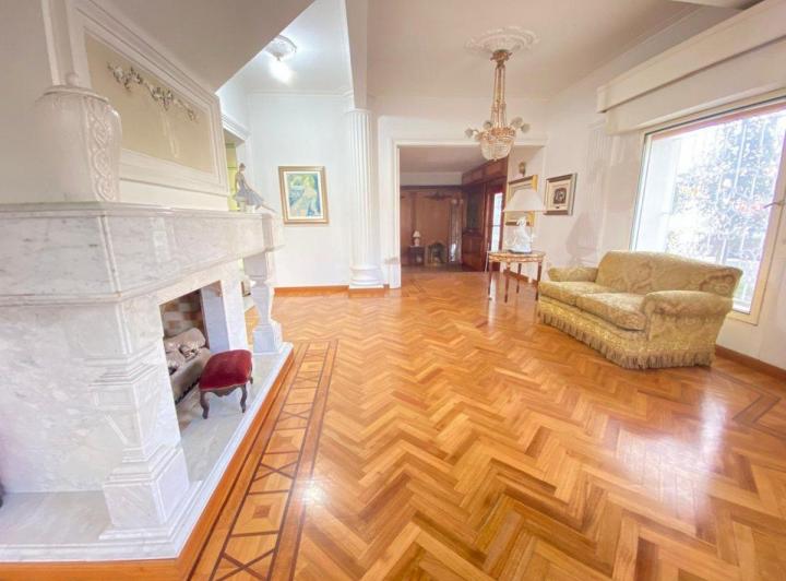 Casa · 226m² · 4 Ambientes · 1 Cochera