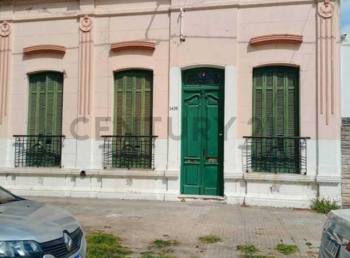 Casa · 200m² · 10 Ambientes