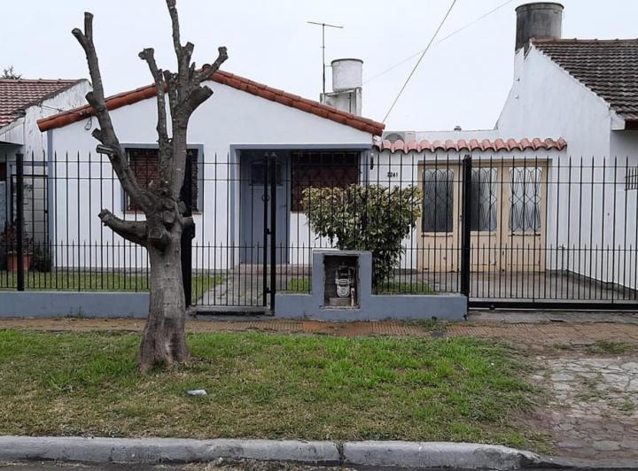 Casa · 60m² · 3 Ambientes · 4 Cocheras