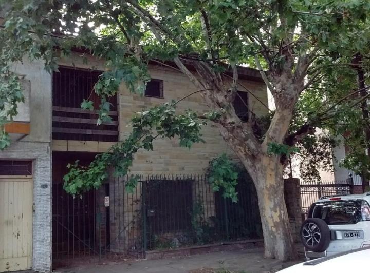 Casa · 150m² · 6 Ambientes · 2 Cocheras