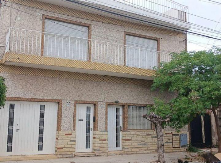 Casa · 259m² · 4 Ambientes · 2 Cocheras