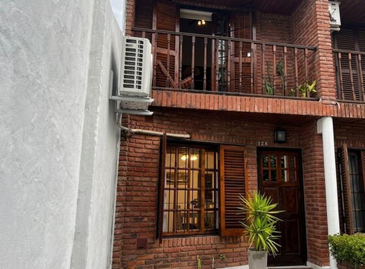 Casa · 80m² · 3 Ambientes · 1 Cochera