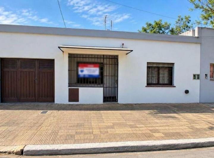 Casa · 110m² · 3 Ambientes · 2 Cocheras