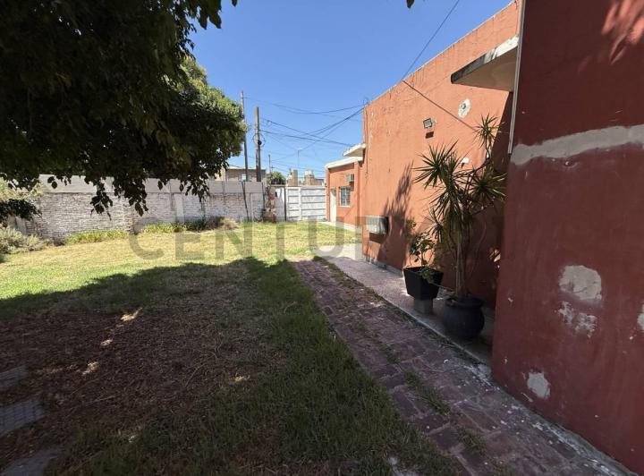 Casa · 101m² · 4 Ambientes · 1 Cochera