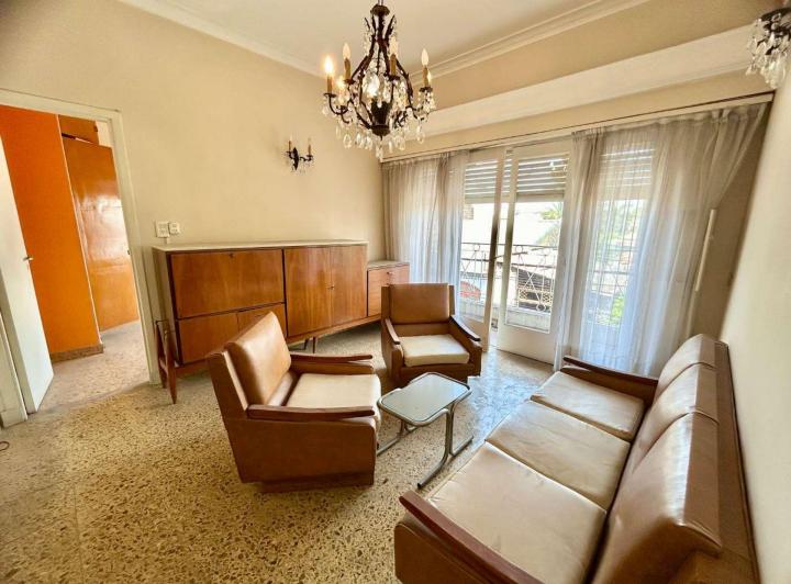 Casa · 200m² · 5 Ambientes · 1 Cochera
