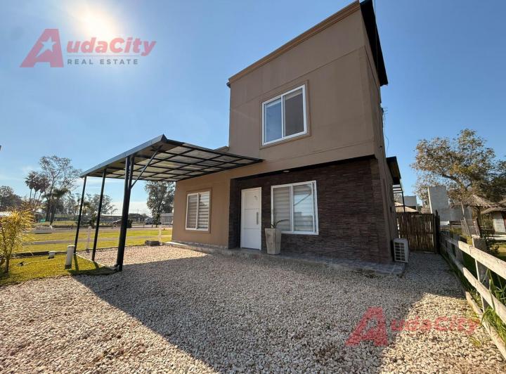 Casa · 300m² · 4 Ambientes · 2 Cocheras