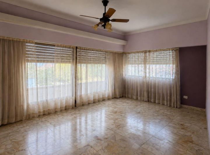 Casa · 172m² · 5 Ambientes · 1 Cochera