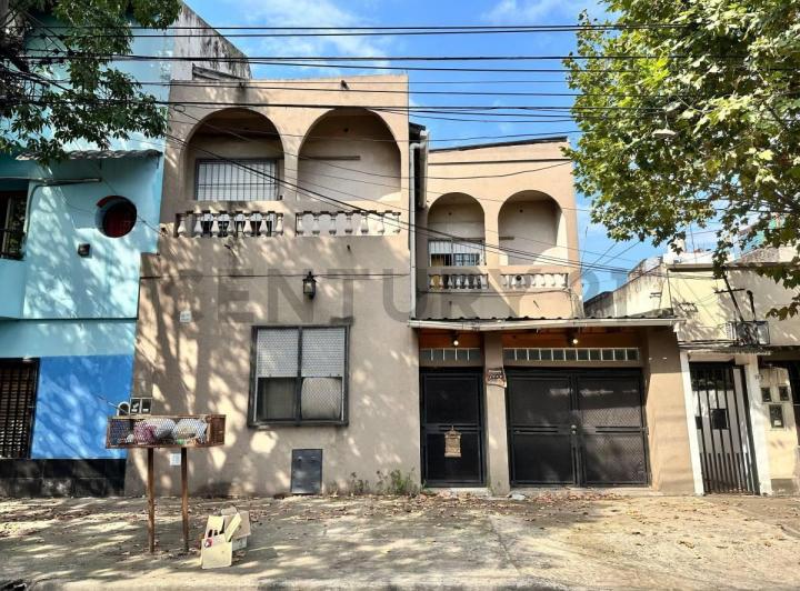 Casa · 220m² · 4 Ambientes · 1 Cochera