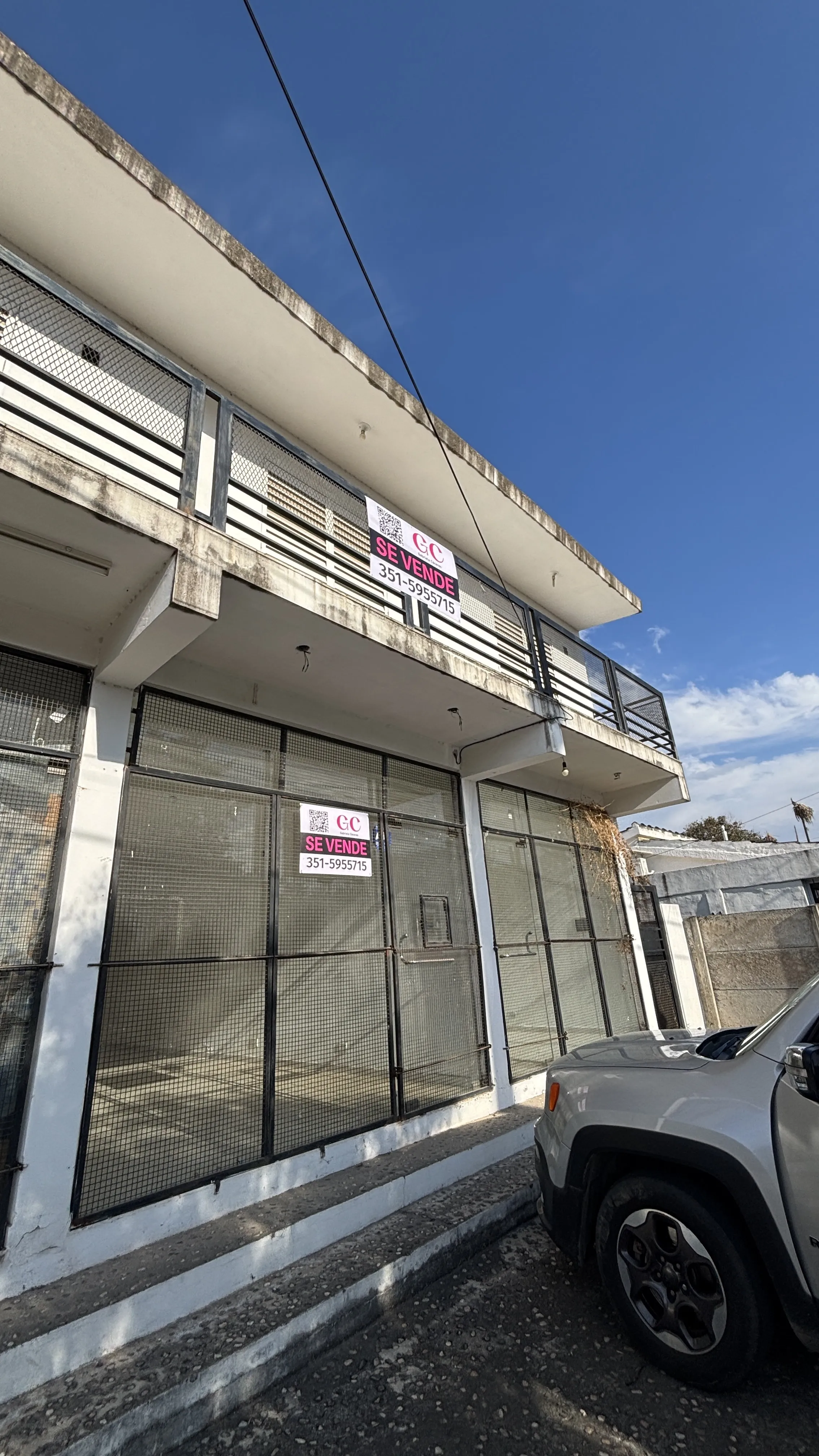 PROPIEDAD EN VENTA CON 3 LOCALES COMERCIALES Y 3 MONOAMBIENTE EN PLAYAS DE ORO - CORDOBA