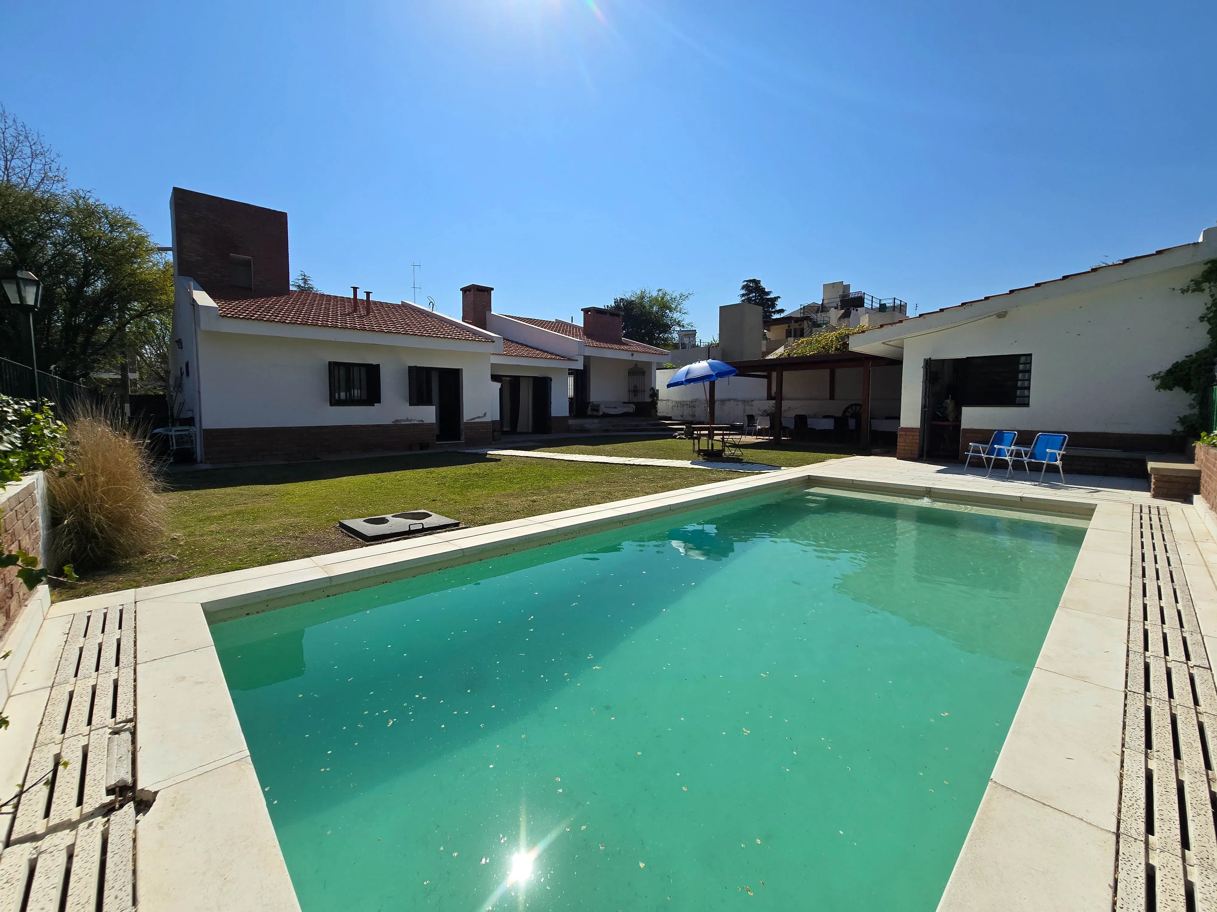 Casa Con Departamento En Venta A Metros Del Rio En Carlos Paz