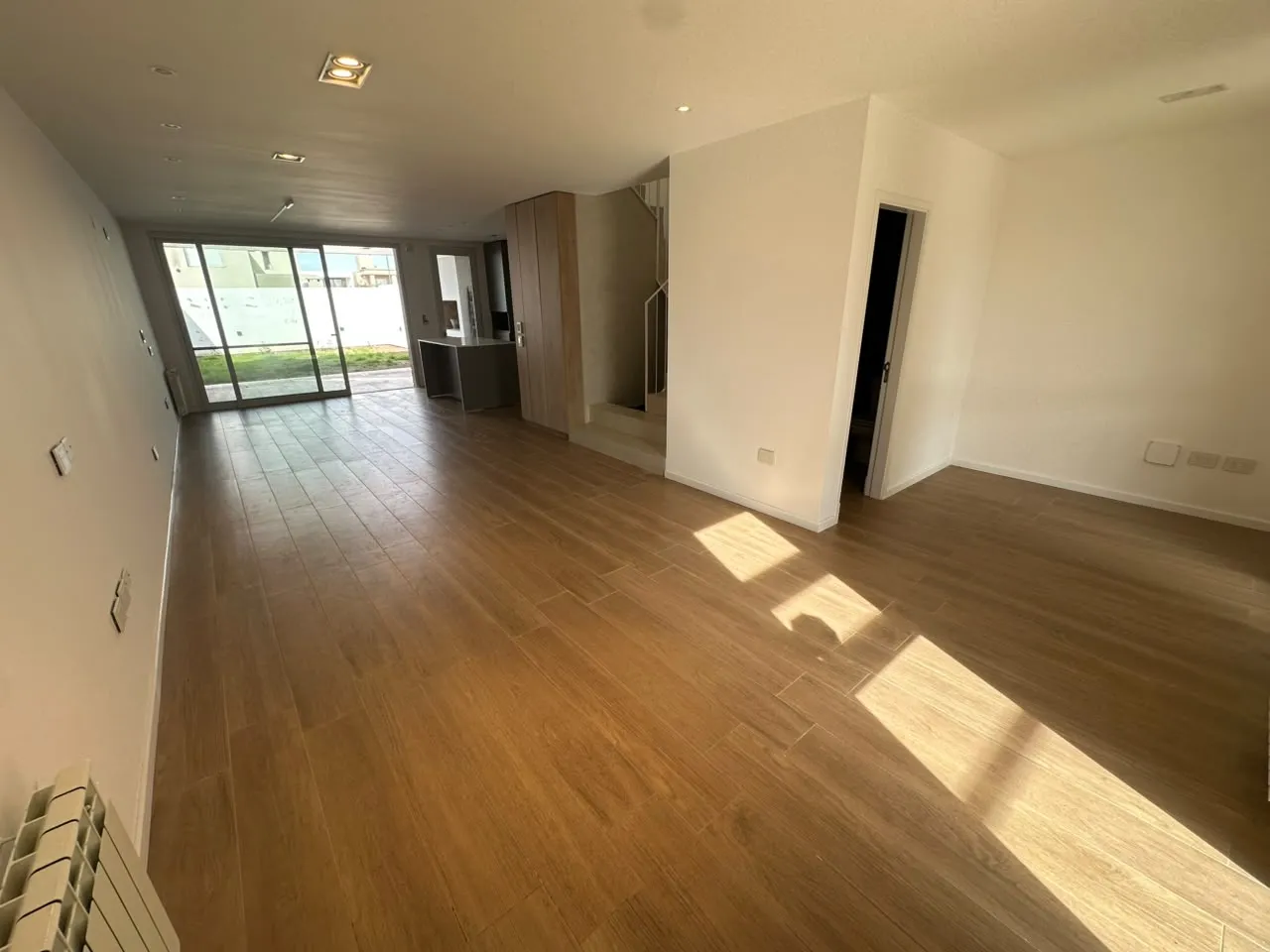 ALQUILER DUPLEX DE CATEGORÍA EN DOCTA ETAPA 1 - 3 DORMITORIOS, A ESTRENAR