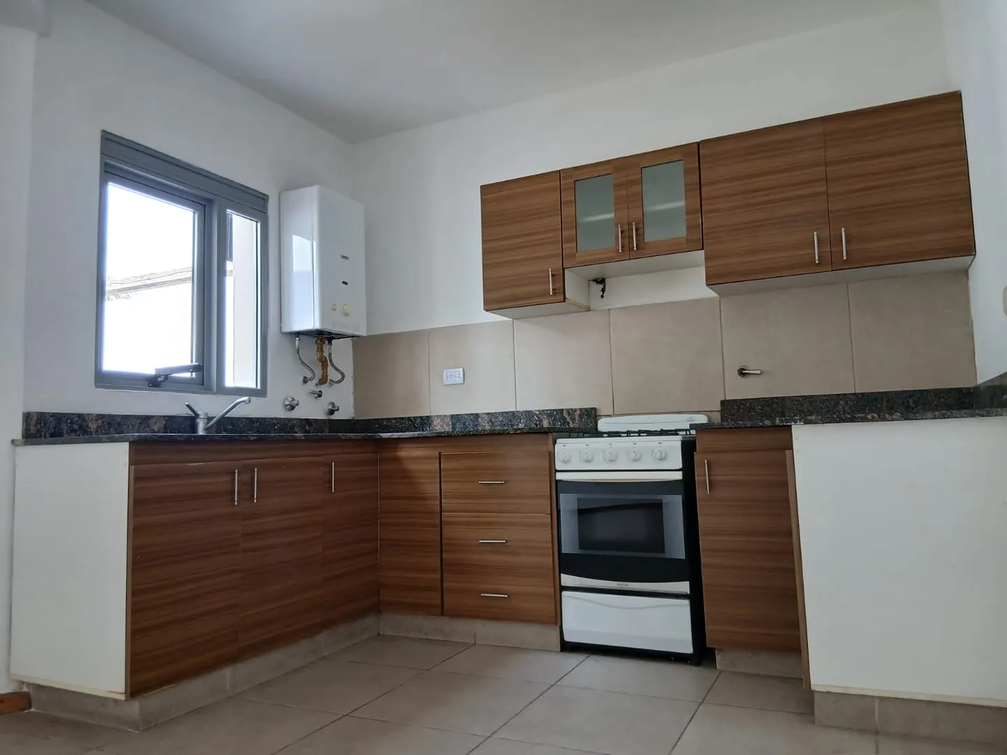 DUPLEX EN ALQUILER DOS DORMITORIOS CON PATIO APTO MASCOTA
