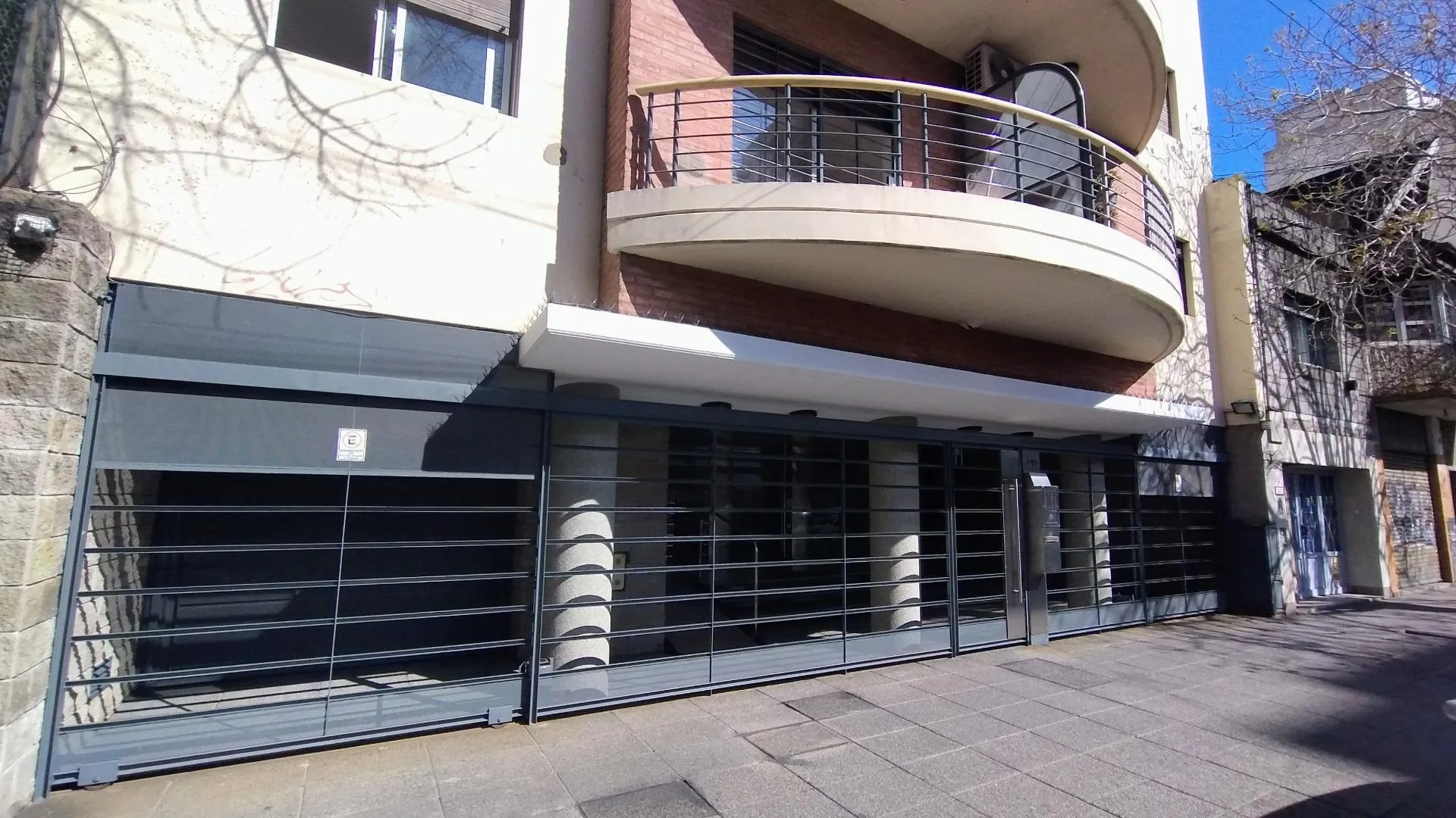 SEMIPISO EN ALQUILER CON COCHERA MORON CENTRO