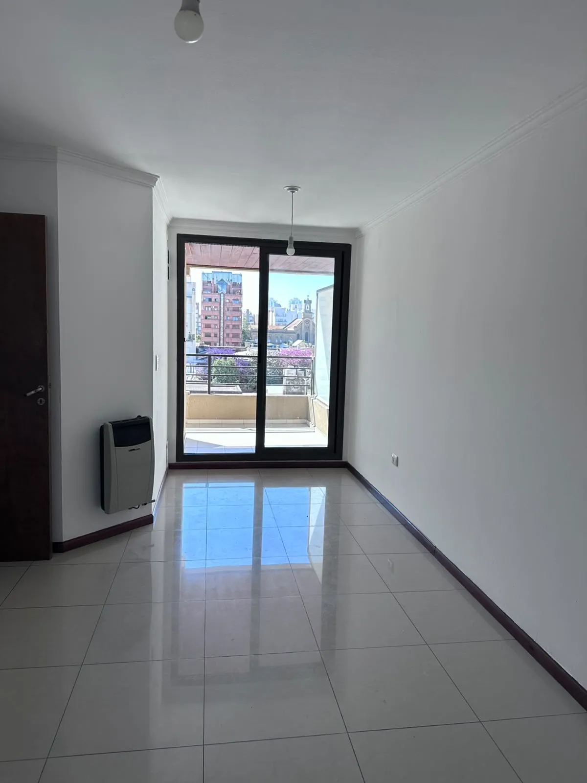 Depto con Balcon Externo Piso Alto.- ROSARIO DE SANTA fE AL 1200