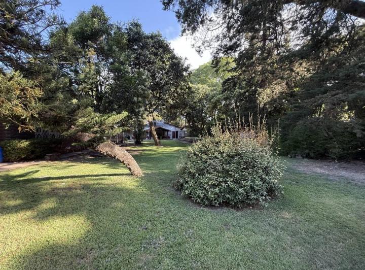 Terreno · 600m² · 4 Ambientes · 6 Cocheras