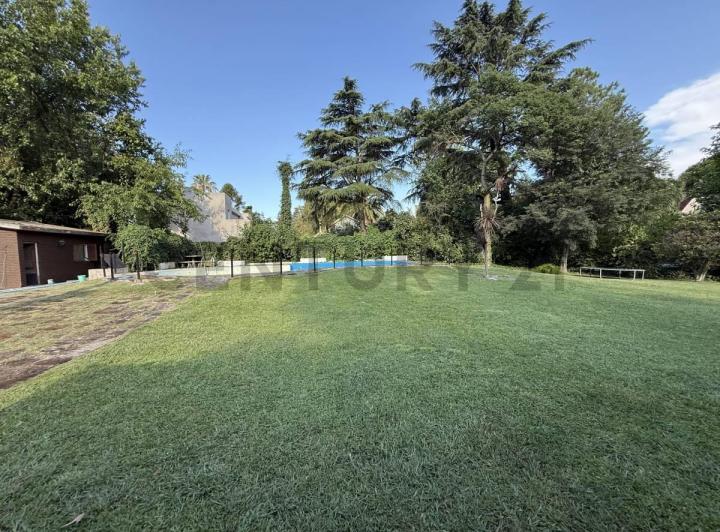 Terreno · 2187m² · 4 Ambientes · 6 Cocheras