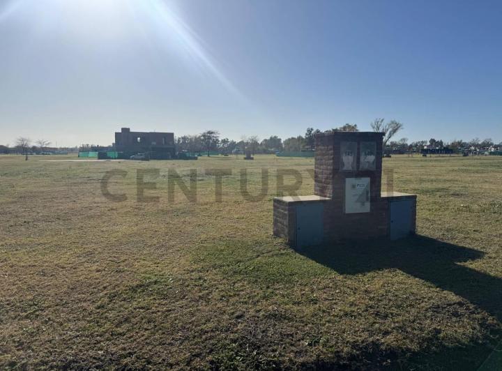 Terreno · 806m²