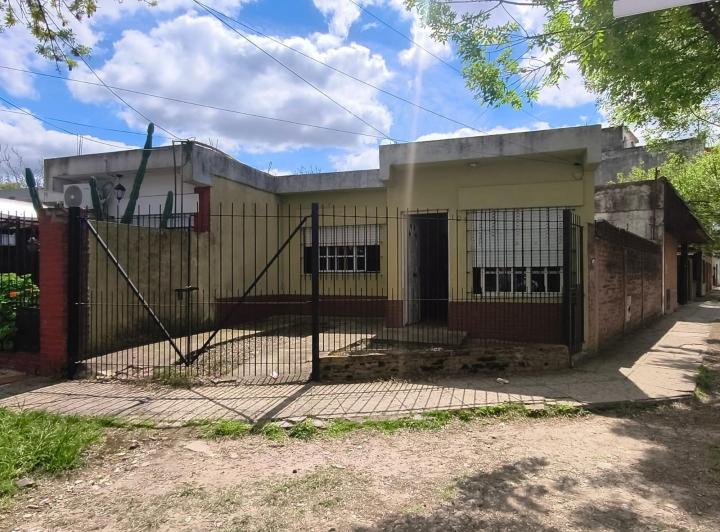 Casa · 70m² · 4 Ambientes · 1 Cochera