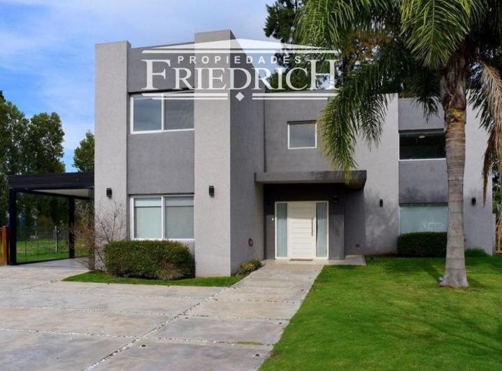 Casa · 263m² · 5 Ambientes