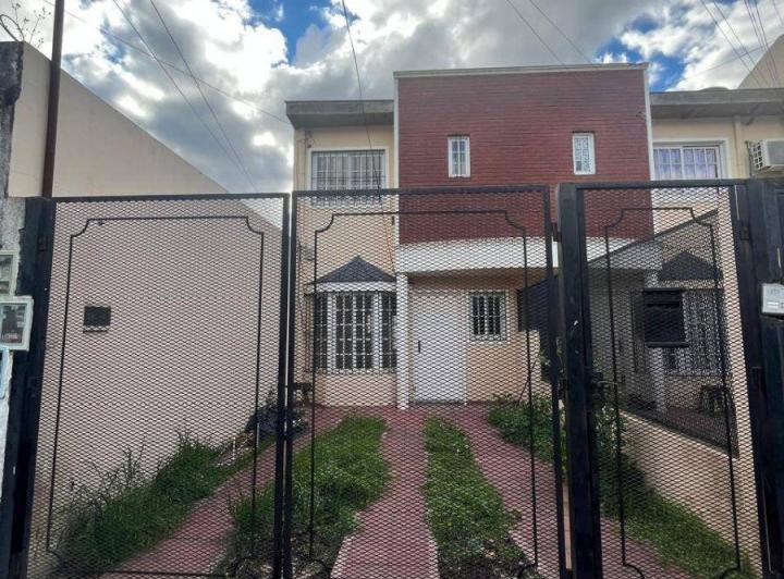 Casa · 70m² · 3 Ambientes · 1 Cochera