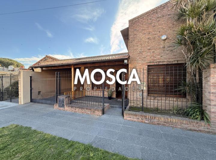 Casa · 130m² · 3 Ambientes · 1 Cochera