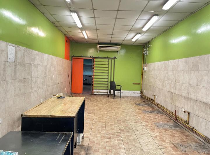 Local comercial · 156m²