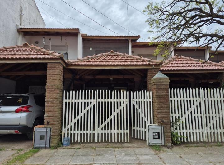 Casa · 65m² · 3 Ambientes · 1 Cochera