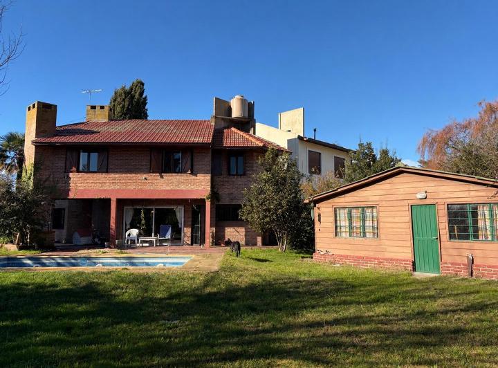 Casa · 158m² · 3 Ambientes · 2 Cocheras