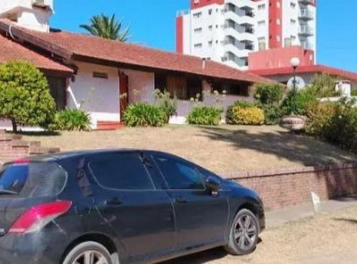 Casa · 217m² · 5 Ambientes · 1 Cochera