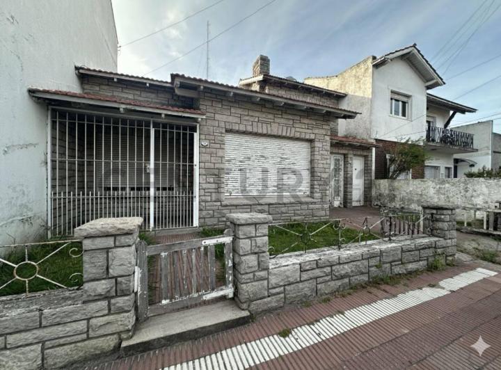 Casa · 157m² · 4 Ambientes · 1 Cochera