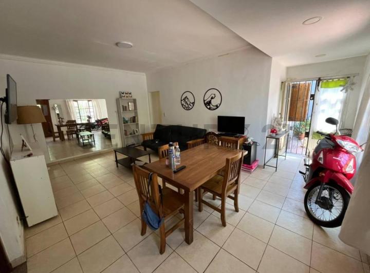Casa · 99m² · 3 Ambientes · 2 Cocheras