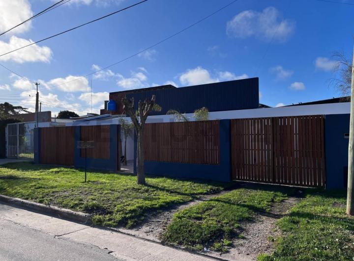 Casa · 200m² · 3 Ambientes · 2 Cocheras