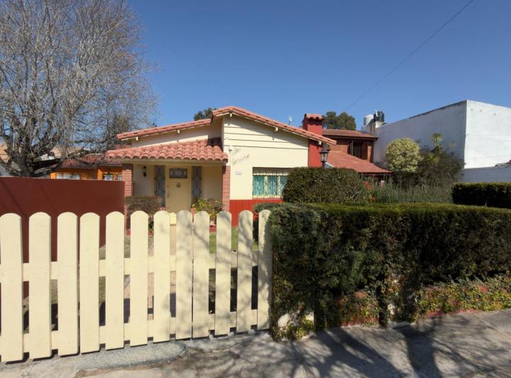 Casa · 60m² · 4 Ambientes · 1 Cochera