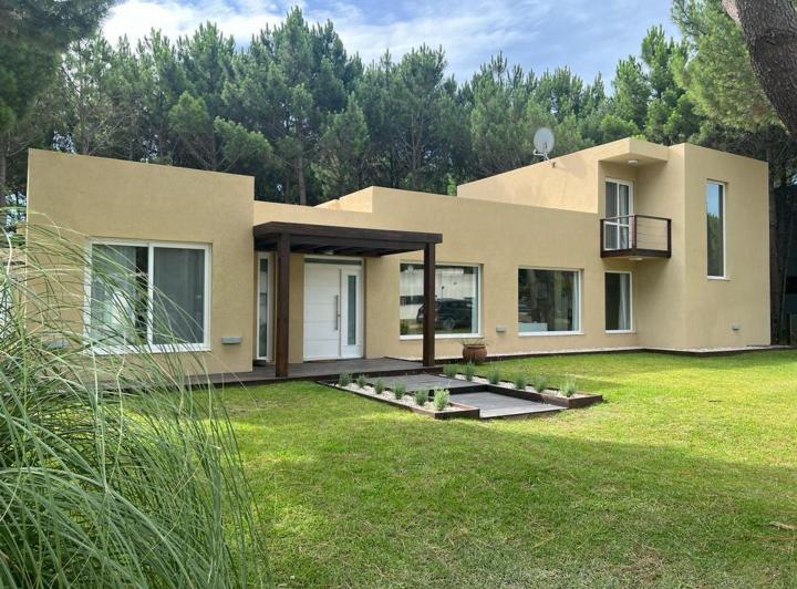 Casa · 260m² · 6 Ambientes