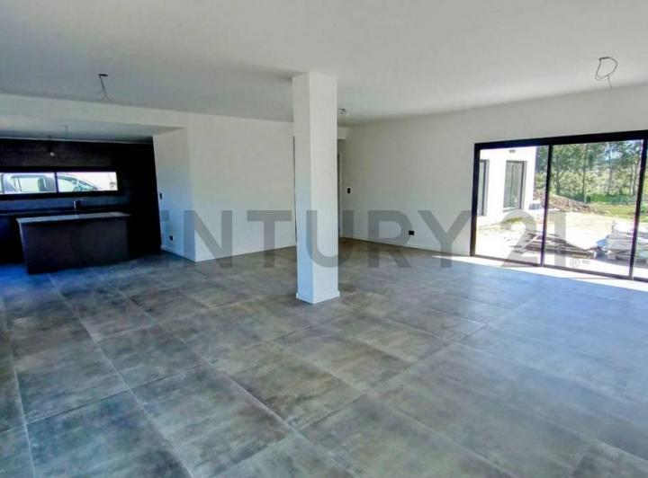 Casa · 177m² · 4 Ambientes · 1 Cochera