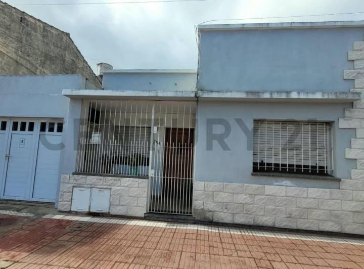 Casa · 101m² · 3 Ambientes · 3 Cocheras