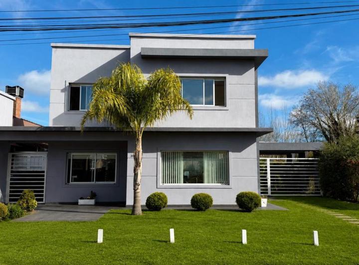 Casa · 166m² · 5 Ambientes · 1 Cochera