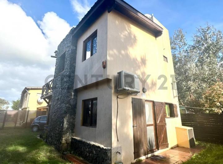 Casa · 63m² · 3 Ambientes · 1 Cochera