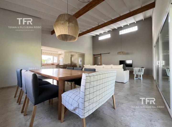 Casa · 193m² · 5 Ambientes