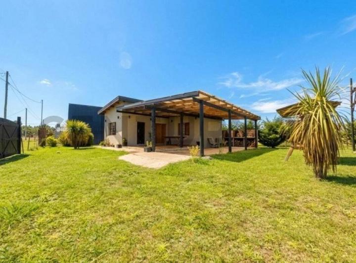 Casa · 53m² · 2 Ambientes · 2 Cocheras
