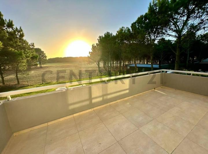 Casa · 280m² · 5 Ambientes · 2 Cocheras